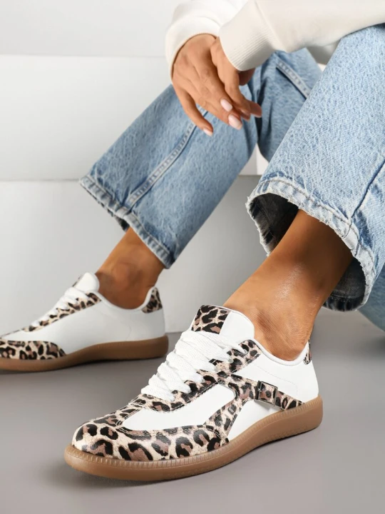 Zdjęcie produktu Panterkowo-Białe Sneakersy Klasyczne Tenisówki Zdobione Klamerką Senaniela Yesmile Panterkowy
