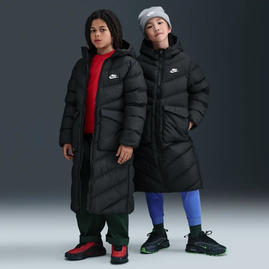Zdjęcie produktu Parka puchowa o luźnym kroju dla dużych dzieci Therma-Fit Nike All Day Play - Czerń