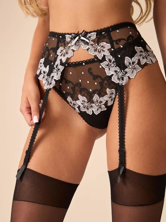 Zdjęcie produktu Pas do pończoch z francuskim haftem i transparentym tiulem - White Flower POUPEE