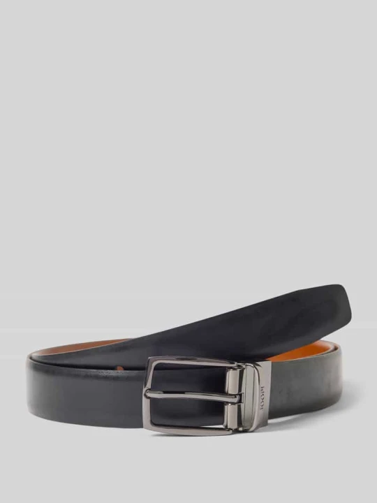 Zdjęcie produktu Dwustronny pasek męski JOOP! Collection; Wytrzymały materiał; Sprzączka z metalu; Logo; Spód w kontrastowym kolorze; Szerokość paska: 3 cm