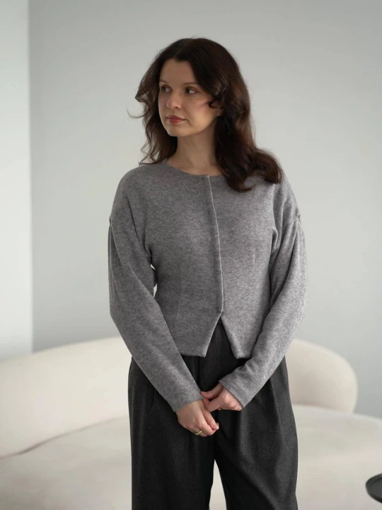 Zdjęcie produktu Paula Cardi – taliowany sweter-żakiet z czystej wełny LAÏF