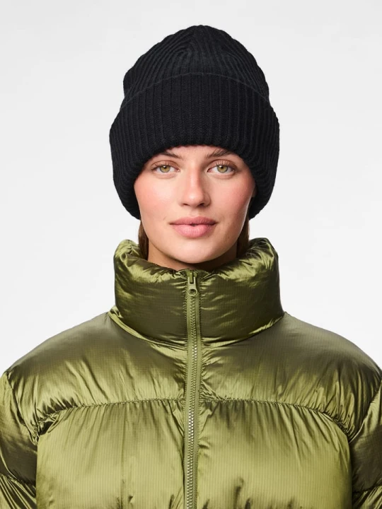 Zdjęcie produktu Pieces Czapka dzianinowa w kolorze czarnym rozmiar: onesize