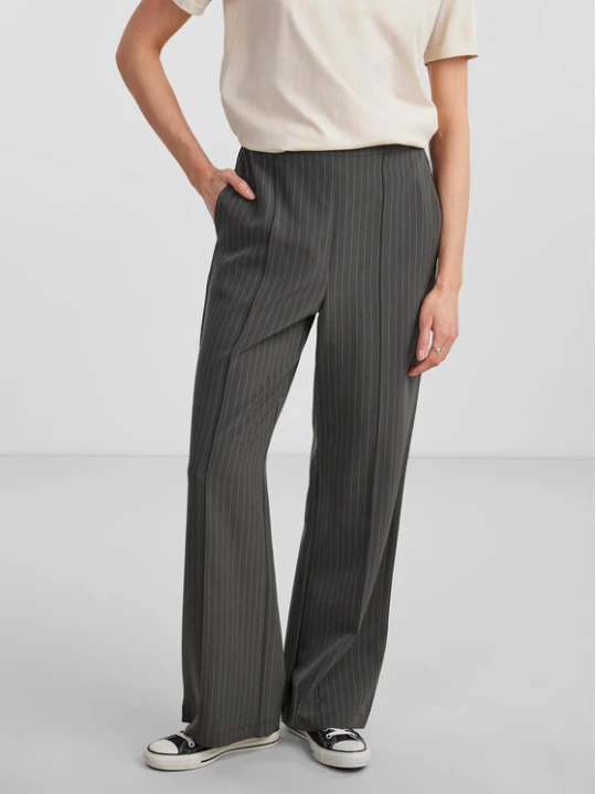 Zdjęcie produktu Pieces Spodnie materiałowe 17130407 Szary Loose Fit
