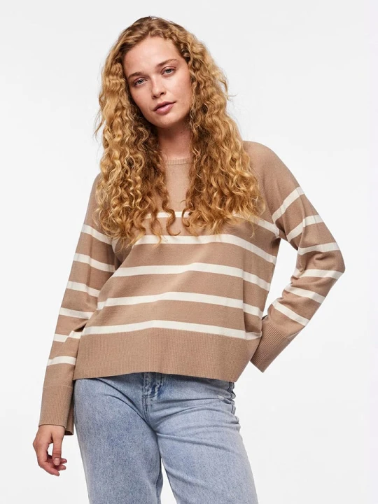 Zdjęcie produktu Pieces Sweter "Sia" w kolorze beżowo-białym rozmiar: M