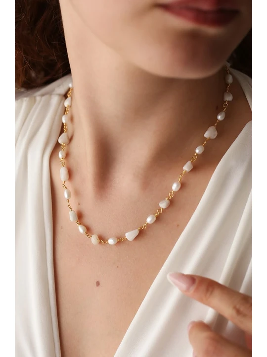 Zdjęcie produktu Pierres delicates Pozłacany naszyjnik z kamieniami księżycowymi - dł. 43 cm rozmiar: onesize złoty