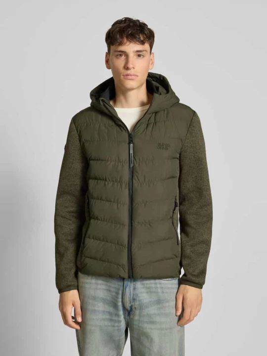 Zdjęcie produktu Pikowana kurtka z kapturem i kieszeniami zapinanymi na zamek błyskawiczny Superdry Khaki