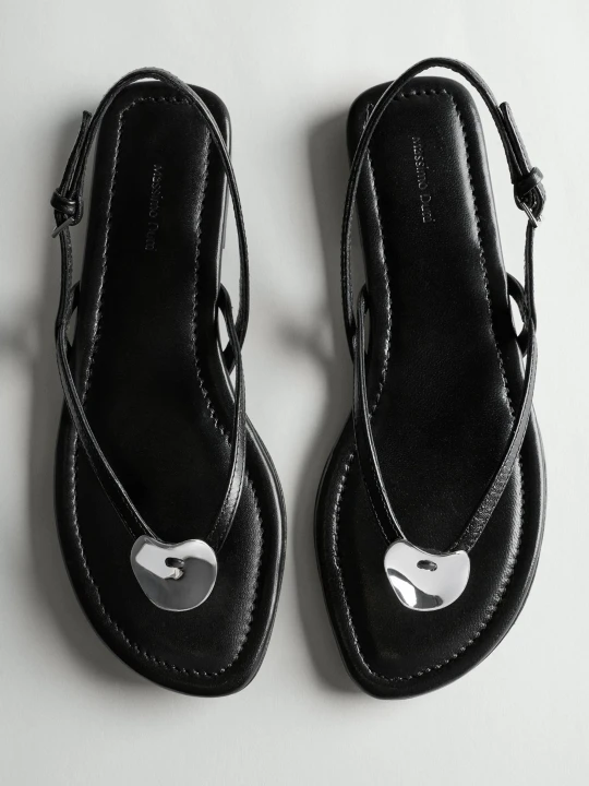 Zdjęcie produktu Płaskie Sandały Ze Zdobieniami - Czarny - Massimo Dutti - Female