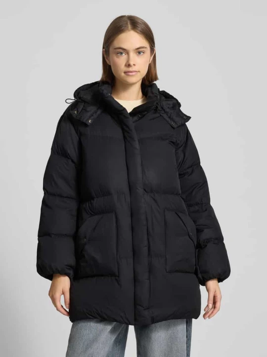Zdjęcie produktu Płaszcz pikowany o kroju regular fit z kapturem model ‘Bubble’ Levi's Czarny