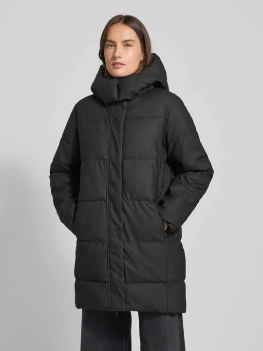 Zdjęcie produktu Płaszcz pikowany o kroju regular fit z kapturem model ‘GREATAKYLIE’ Vero Moda Czarny