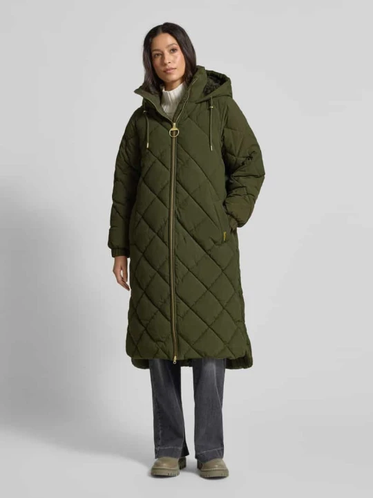 Zdjęcie produktu Płaszcz pikowany o kroju regular fit z lekkim efektem marszczenia model ‘KIRKTON’ Barbour Khaki