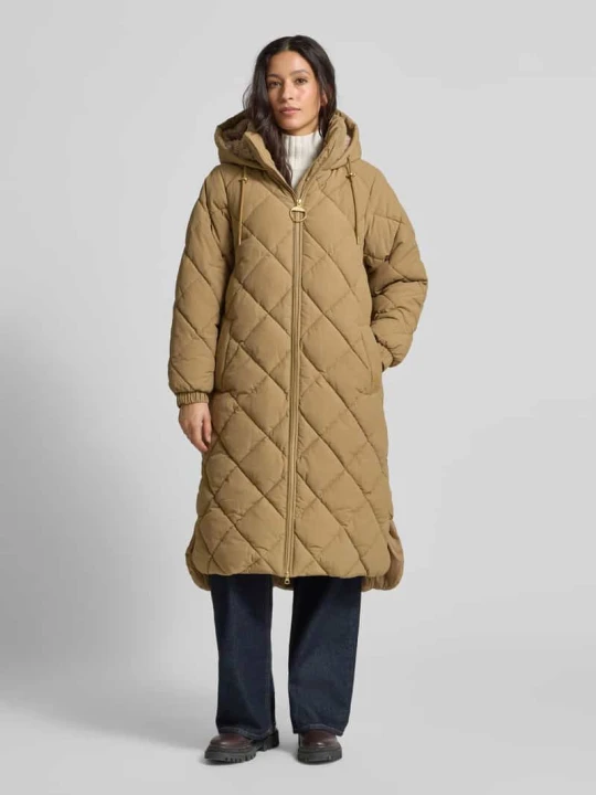Zdjęcie produktu Płaszcz pikowany o kroju regular fit z lekkim efektem marszczenia model ‘KIRKTON’ Barbour Beżowy