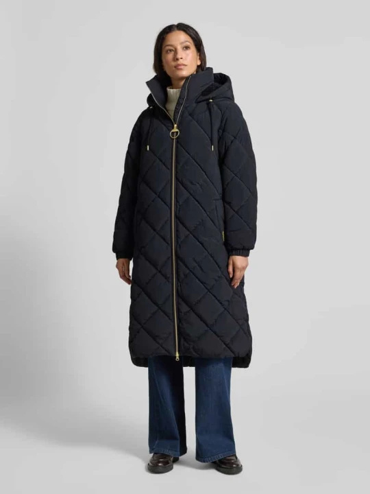 Zdjęcie produktu Płaszcz pikowany o kroju regular fit z lekkim efektem marszczenia model ‘KIRKTON’ Barbour Czarny