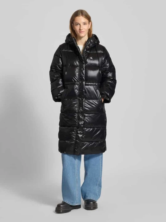 Zdjęcie produktu Płaszcz pikowany o kroju regular fit z nadrukiem z logo model ‘Shine’ Calvin Klein Jeans Czarny