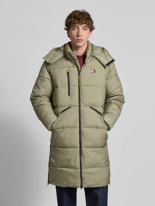 Zdjęcie produktu Płaszcz pikowany o kroju regular fit z wyhaftowanym logo model ‘VAIL’ Tommy Jeans Oliwkowy