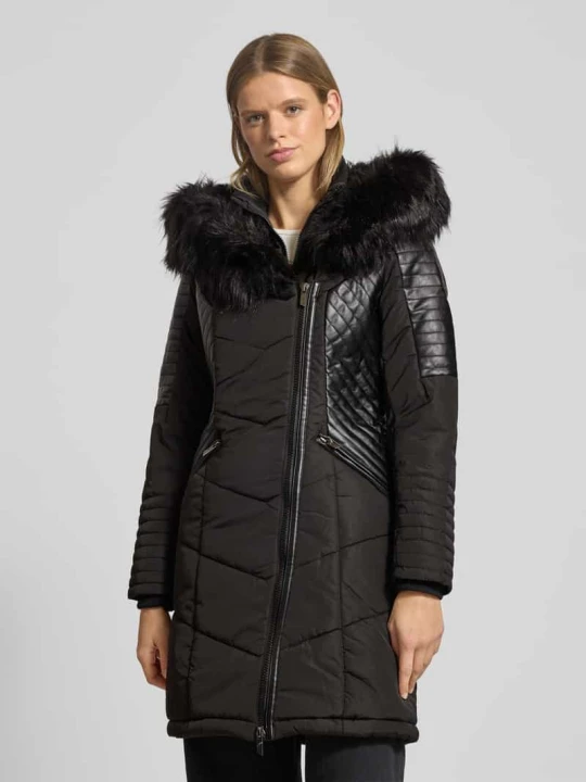 Zdjęcie produktu Płaszcz pikowany o kroju shaped fit z imitacji skóry model ‘NEWLINETTE’ Only Czarny