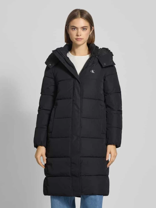 Zdjęcie produktu Płaszcz pikowany z logo i kapturem Calvin Klein Jeans Czarny
