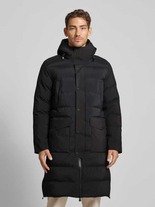 Zdjęcie produktu Płaszcz pikowany z nakładanymi kieszeniami z patką model ‘RYO’ People of Shibuya Czarny