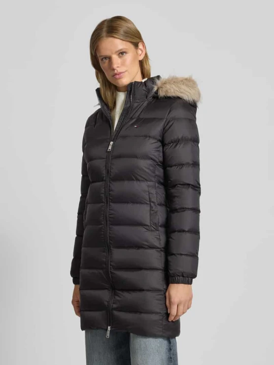 Zdjęcie produktu Płaszcz puchowy o kroju regular fit z wypełnieniem kaczym puchem Tommy Jeans Czarny