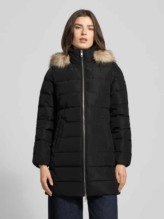 Zdjęcie produktu Płaszcz puchowy o kroju slim fit z odpinanym obszyciem z imitacji futra Tommy Hilfiger czarny