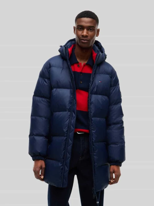 Zdjęcie produktu Płaszcz puchowy z bocznymi wpuszczanymi kieszeniami Tommy Jeans Ciemnoniebieski