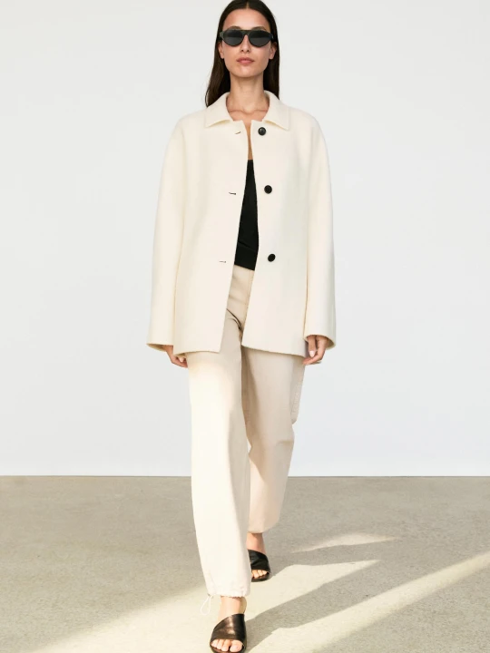 Zdjęcie produktu Płaszcz Średniej Długości Zapinany Na Guziki Z Mieszanki Wełny - Biały Złamany - Massimo Dutti - Female