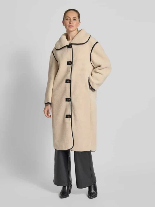 Zdjęcie produktu Płaszcz z futerka model ‘Carmen’ NEO NOIR Złamany biały