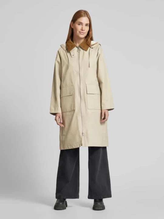 Zdjęcie produktu Płaszcz z kapturem model ‘JEMA’ Barbour Piaskowy
