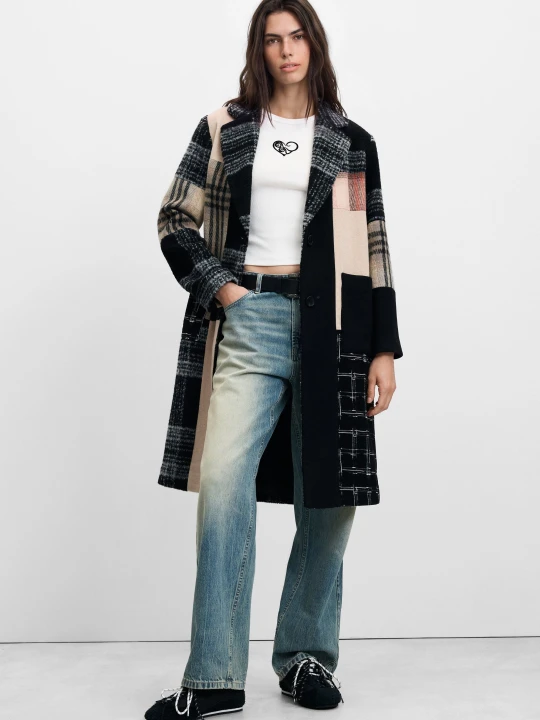 Zdjęcie produktu Płaszcz z wełny w patchworkową kratę Desigual czarny