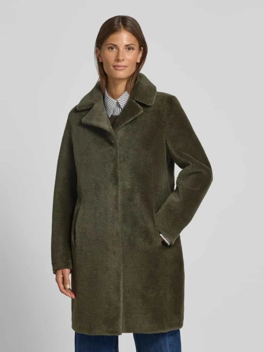 Zdjęcie produktu Płaszcz ze sztucznego futra w wyglądzie wełnianego kożucha Model 'VENUS' Oakwood Ciemnozielony