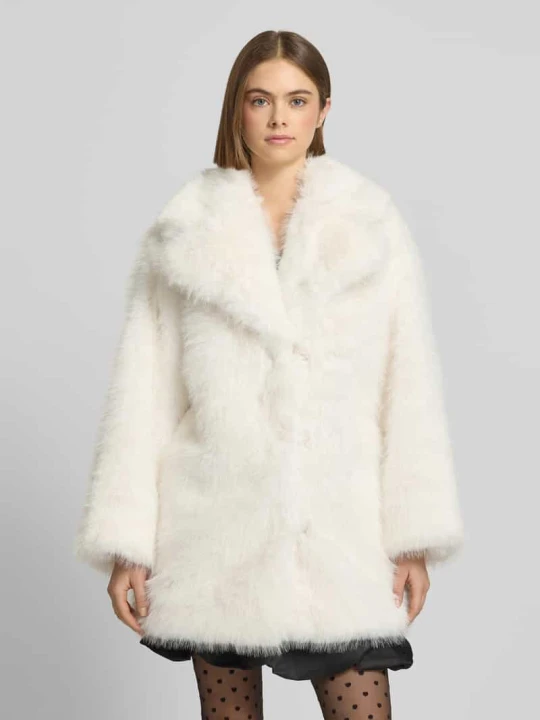 Zdjęcie produktu Płaszcz ze sztucznego futra z kołnierzem z połami Gina Tricot Biały