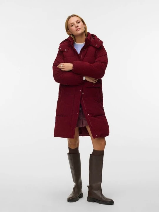 Zdjęcie produktu Płaszcz zimowy Vero Moda ciemnoczerwony