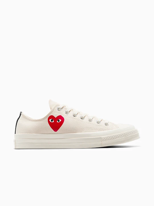 Zdjęcie produktu PLAY Comme des Garçons Single Heart Chuck 70 Converse Creme