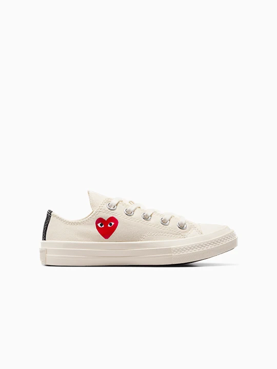 Zdjęcie produktu PLAY Comme des Garçons Single Heart Chuck 70 Converse Creme