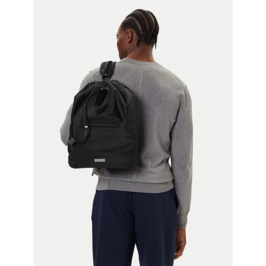 Zdjęcie produktu Plecak Calvin Klein Sleek Drawstring Sling LV04D3145G Czarny