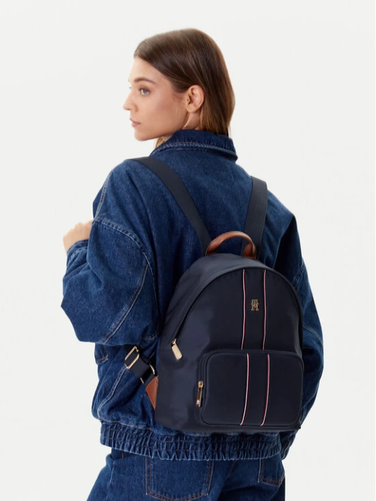 Zdjęcie produktu Plecak Tommy Hilfiger Popette Dome AW0AW17651 Granatowy