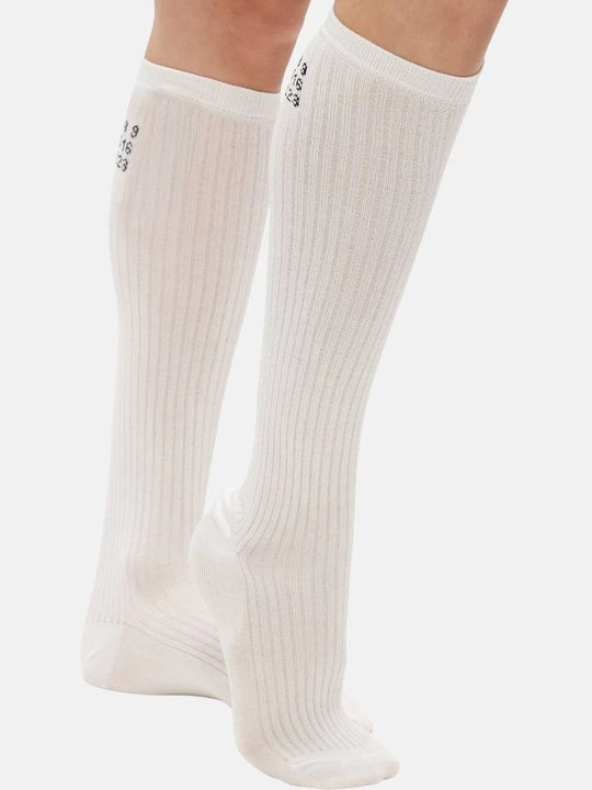 Zdjęcie produktu Podkolanówki MM6 Maison Margiela mleczny