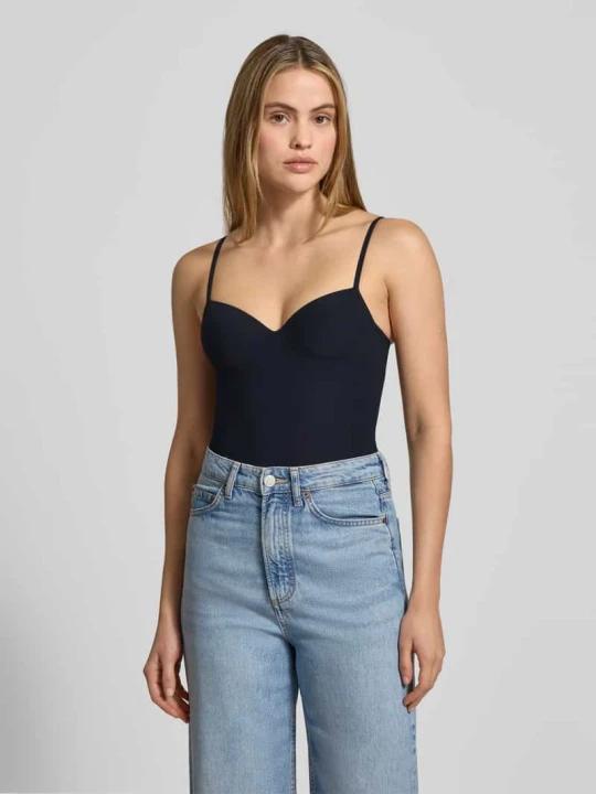 Zdjęcie produktu Biustonosz z funkcją 2 w 1 typu top z usztywnianymi, formowanymi miseczkami Model „ALLURE” Hanro Czarny