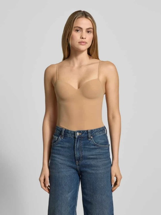 Zdjęcie produktu Biustonosz z funkcją 2 w 1 typu top z usztywnianymi, formowanymi miseczkami Model „ALLURE” Hanro Beżowy