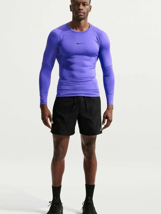 Zdjęcie produktu Bluzka z długim rękawem Nike fioletowy