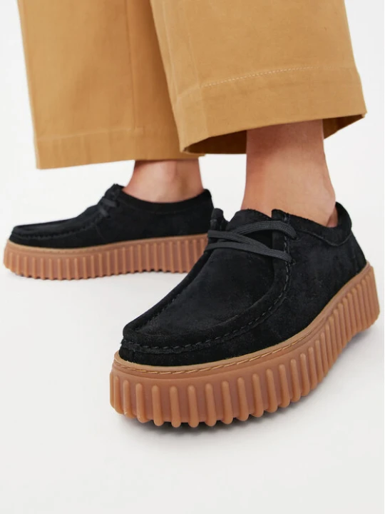 Zdjęcie produktu Półbuty Clarks Torhill Bee 26172044 Czarny