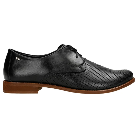Zdjęcie produktu Czarne eleganckie oksfordki damskie z perforowana skóra 46342-51 Wojas