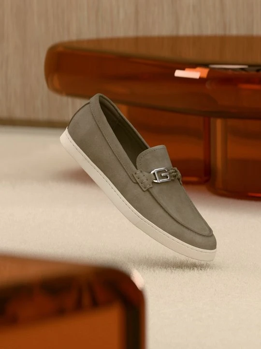 Zdjęcie produktu Półbuty wsuwane Guess khaki