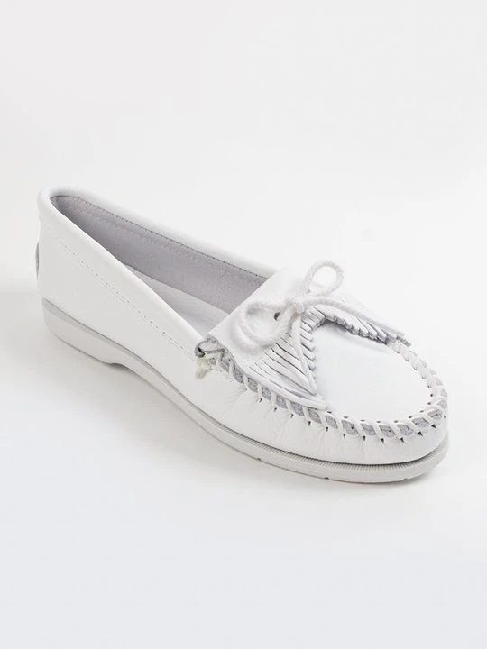 Zdjęcie produktu Półbuty wsuwane Minnetonka biały