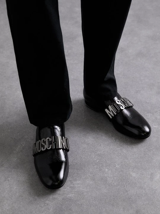 Zdjęcie produktu Półbuty wsuwane MOSCHINO czarny