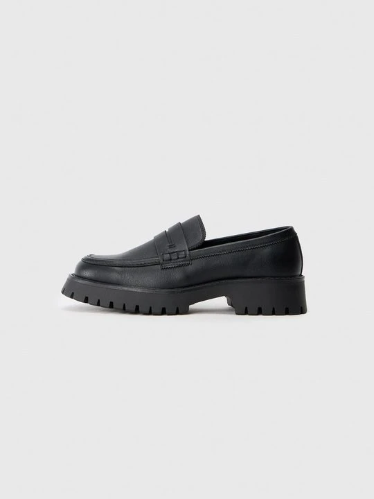 Zdjęcie produktu Półbuty wsuwane Pier One By Zalando czarny