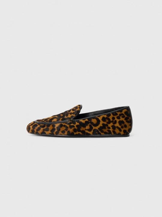 Zdjęcie produktu Półbuty wsuwane Stuart Weitzman czarny