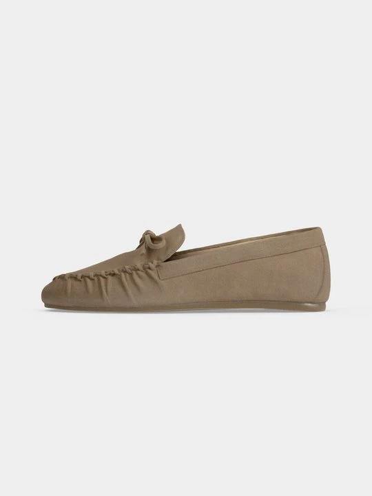 Zdjęcie produktu Półbuty wsuwane Stuart Weitzman wielbłądzi