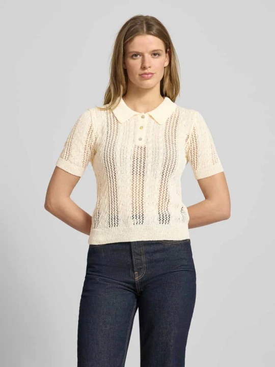 Zdjęcie produktu Poloshirt w dzianinowym wyglądzie, krój slim fit REVIEW Złamany biały