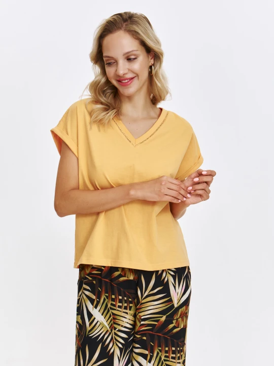 Zdjęcie produktu Pomarańczowy t-shirt z dekoltem v-neck TOP SECRET