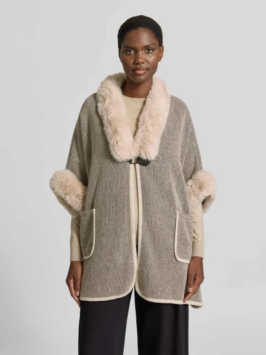 Zdjęcie produktu ponczo w stylu relaxed fit ze sztucznego futra Apricot Piaskowy